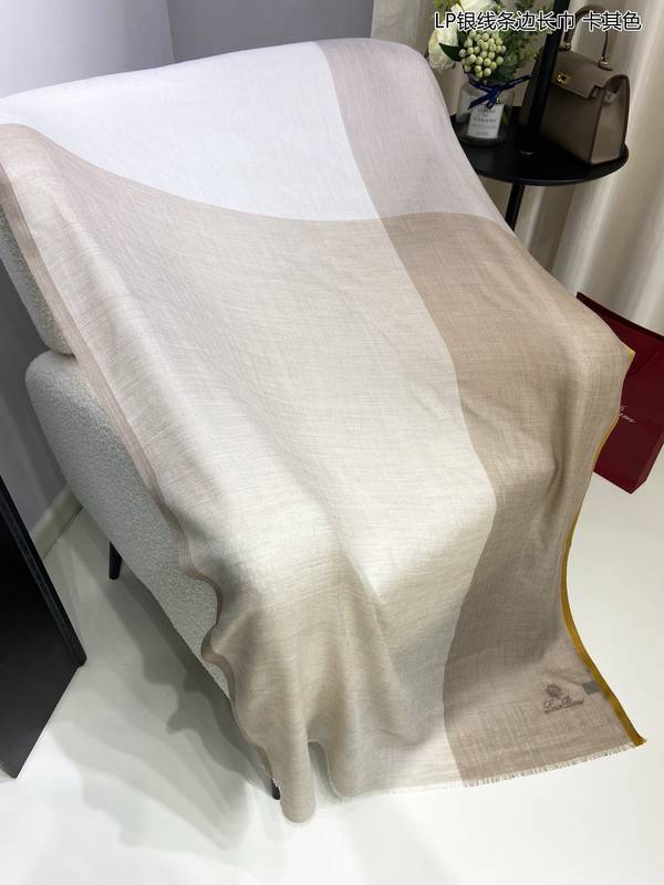 Loro Piana Scarf LPC00059 Loro Piana Scarf LPC00059